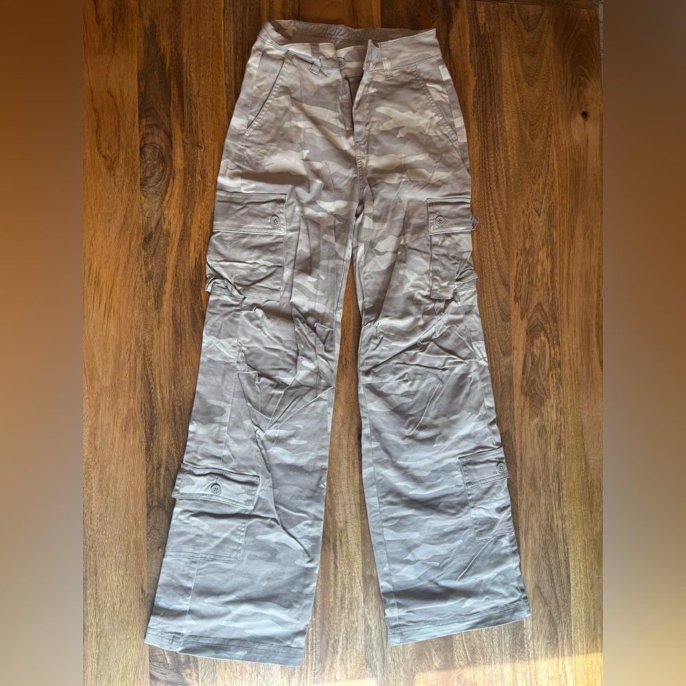 Wild Fable Light Gray Camouflage Men's Cargo Pants
